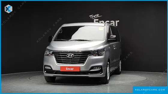 HYUNDAI STAREX VAN 5-SEATER