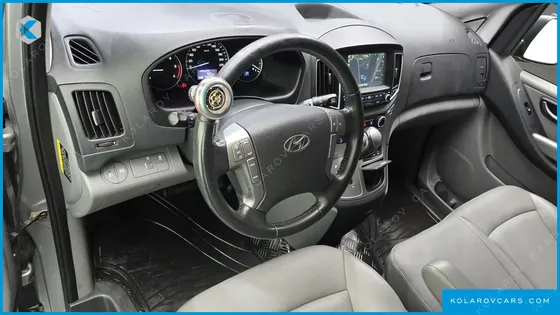 HYUNDAI STAREX VAN 3-SEATER