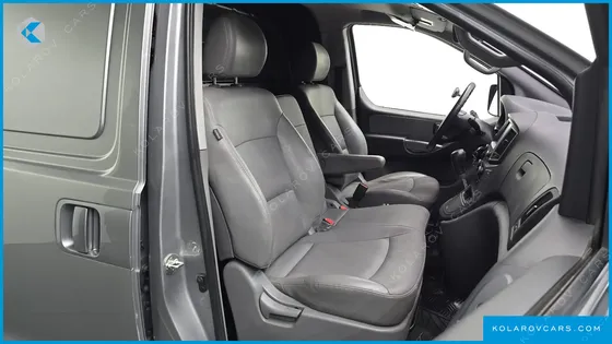 HYUNDAI STAREX VAN 3-SEATER