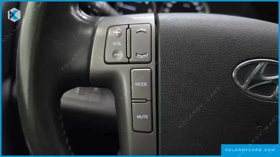 HYUNDAI STAREX VAN 3-SEATER