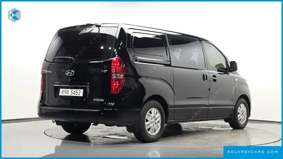 HYUNDAI STAREX VAN 5-SEATER