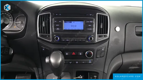 HYUNDAI STAREX VAN 5-SEATER