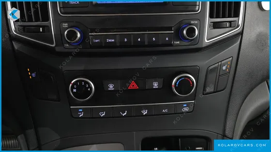 HYUNDAI STAREX VAN 5-SEATER