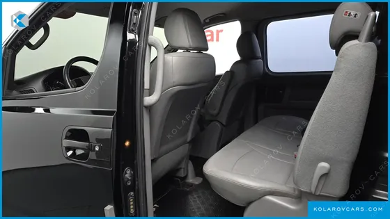 HYUNDAI STAREX VAN 5-SEATER
