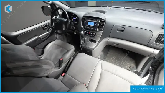 HYUNDAI STAREX VAN 3-SEATER