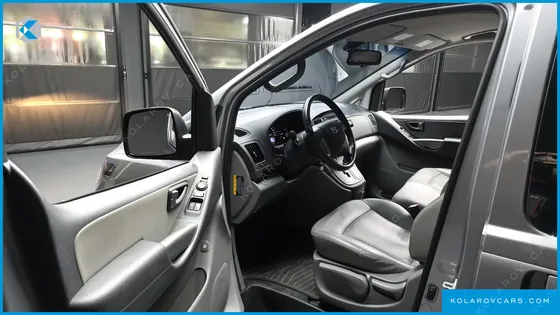 HYUNDAI STAREX VAN 3-SEATER