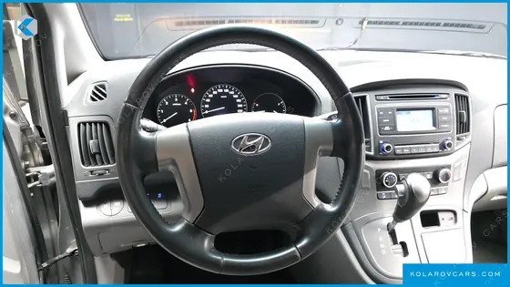 HYUNDAI STAREX VAN 3-SEATER