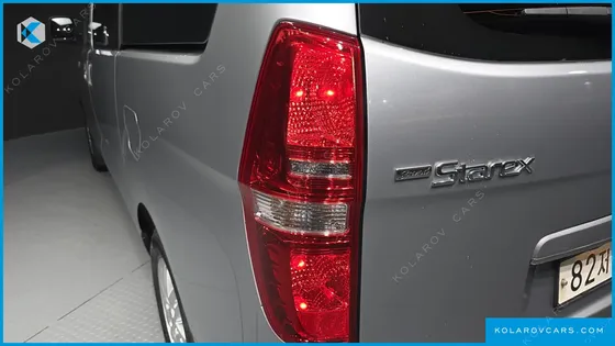 HYUNDAI STAREX VAN 3-SEATER