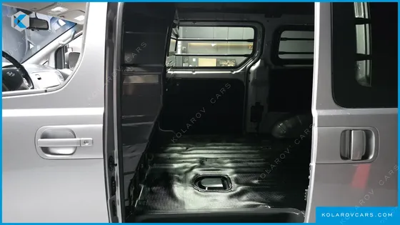 HYUNDAI STAREX VAN 3-SEATER