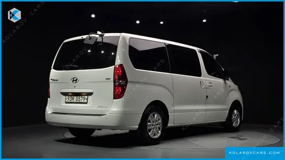 HYUNDAI STAREX VAN 3-SEATER