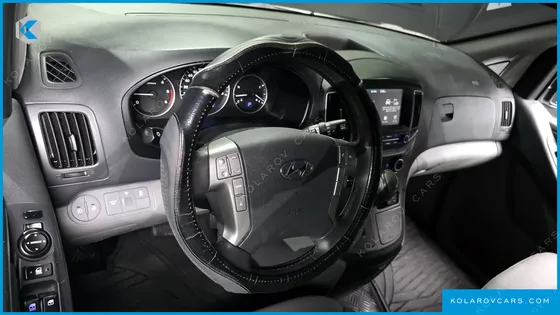 HYUNDAI STAREX VAN 3-SEATER
