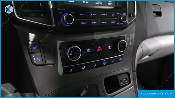 HYUNDAI STAREX VAN 3-SEATER