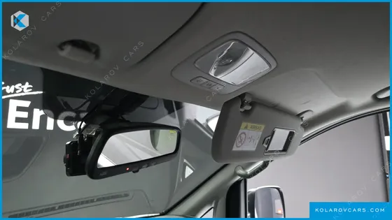 HYUNDAI STAREX VAN 3-SEATER