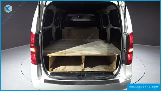 HYUNDAI STAREX VAN 3-SEATER