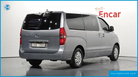 HYUNDAI STAREX VAN 5-SEATER