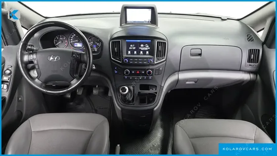 HYUNDAI STAREX VAN 5-SEATER