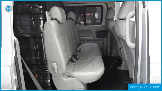 HYUNDAI STAREX VAN 5-SEATER