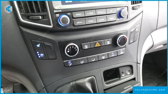 HYUNDAI STAREX VAN 5-SEATER
