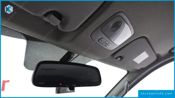 HYUNDAI STAREX VAN 5-SEATER