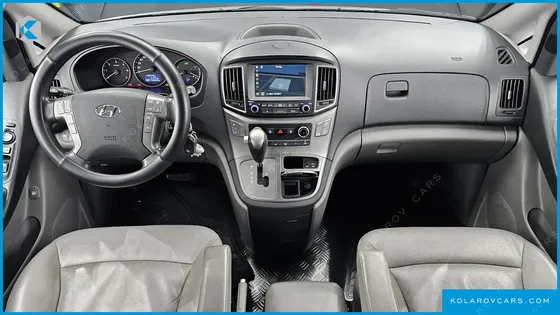 HYUNDAI STAREX VAN 5-SEATER