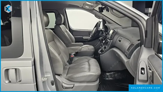 HYUNDAI STAREX VAN 5-SEATER