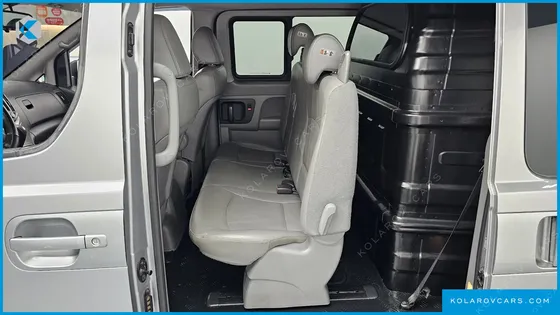 HYUNDAI STAREX VAN 5-SEATER