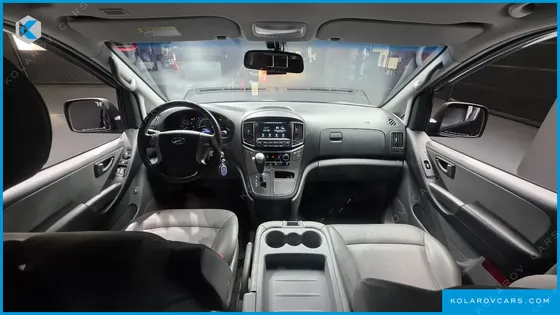 HYUNDAI STAREX VAN 3-SEATER