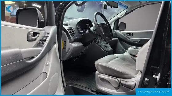HYUNDAI STAREX VAN 3-SEATER