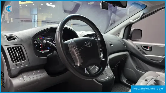HYUNDAI STAREX VAN 3-SEATER
