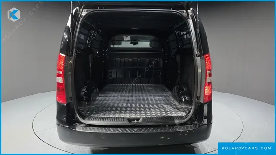 HYUNDAI STAREX VAN 3-SEATER