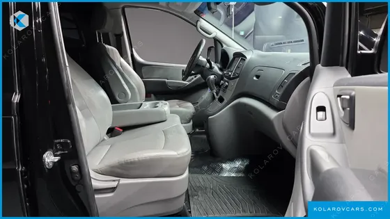 HYUNDAI STAREX VAN 3-SEATER