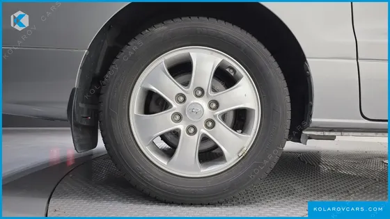 HYUNDAI STAREX WAGON 12-SEATER