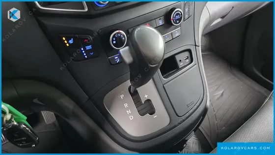HYUNDAI STAREX WAGON 12-SEATER
