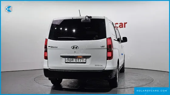 HYUNDAI STAREX VAN 5-SEATER