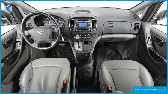 HYUNDAI STAREX VAN 5-SEATER