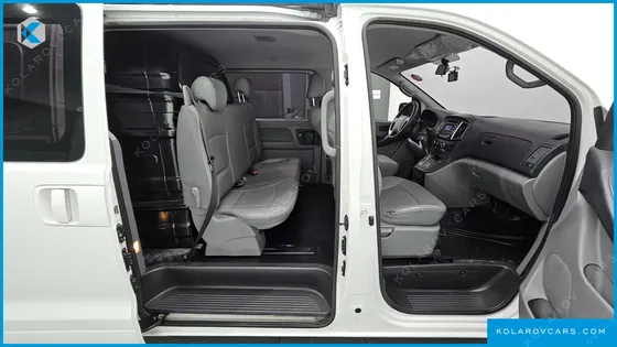 HYUNDAI STAREX VAN 5-SEATER
