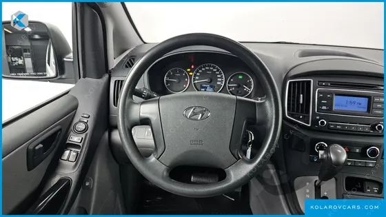 HYUNDAI STAREX VAN 5-SEATER