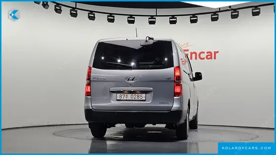 HYUNDAI STAREX VAN 3-SEATER