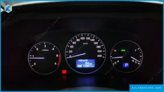 HYUNDAI STAREX URBAN 9-SEATER