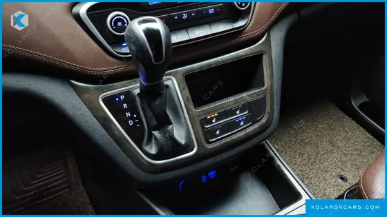 HYUNDAI STAREX URBAN 9-SEATER