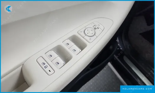HYUNDAI GRANDEUR LE BLANC