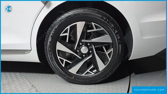 HYUNDAI GRANDEUR LE BLANC