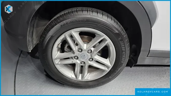 HYUNDAI KONA GASOLINE 2.0 2WD