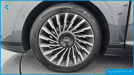 HYUNDAI GRANDEUR CALLIGRAPHY