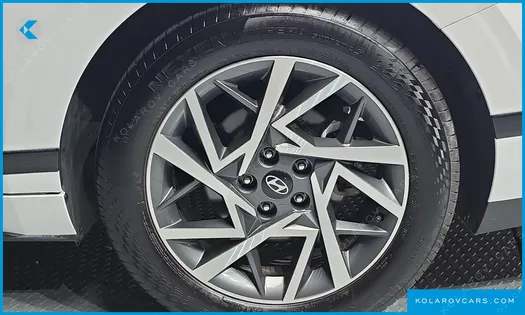 HYUNDAI GRANDEUR PREMIUM