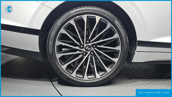HYUNDAI GRANDEUR CALLIGRAPHY