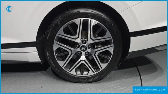 HYUNDAI GRANDEUR PREMIUM