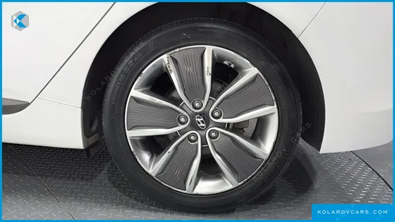 HYUNDAI IONIQ Q