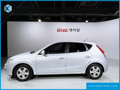 HYUNDAI I30 1.6 VVT LUXURY