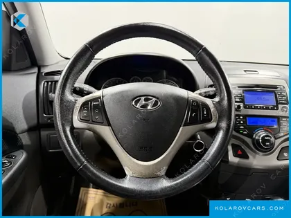 HYUNDAI I30 1.6 VVT LUXURY